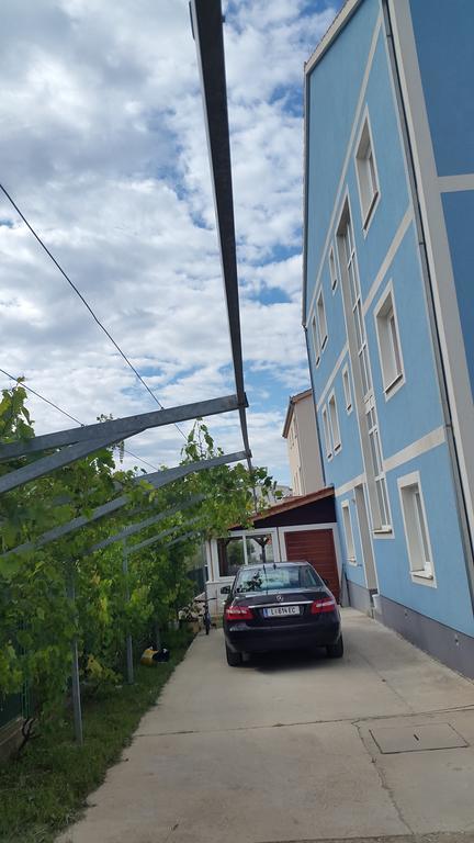 Apartments Villa Karlo Каштела Екстер'єр фото