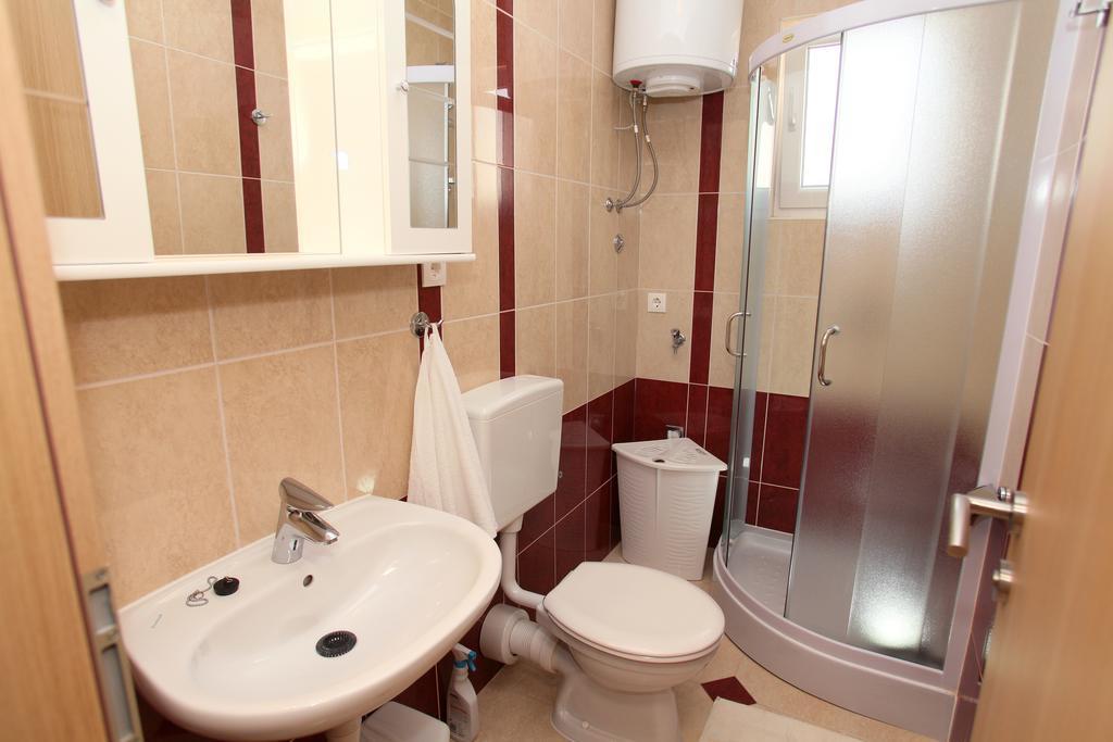 Apartments Villa Karlo Каштела Екстер'єр фото