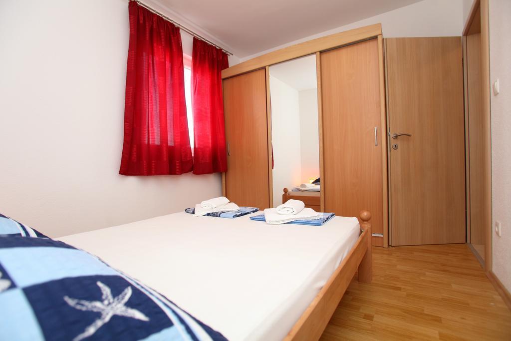 Apartments Villa Karlo Каштела Екстер'єр фото