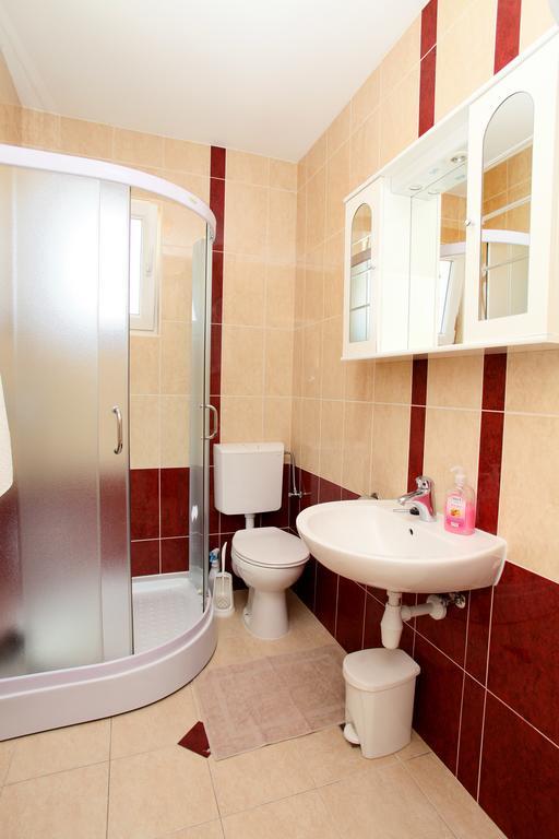 Apartments Villa Karlo Каштела Екстер'єр фото