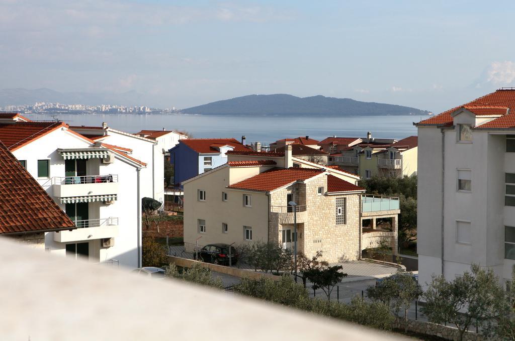 Apartments Villa Karlo Каштела Екстер'єр фото