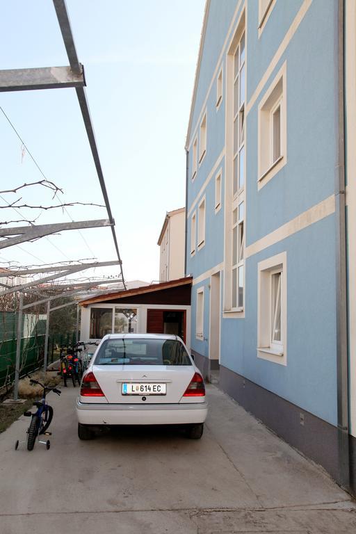Apartments Villa Karlo Каштела Екстер'єр фото