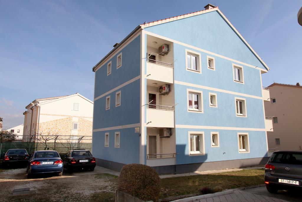Apartments Villa Karlo Каштела Екстер'єр фото
