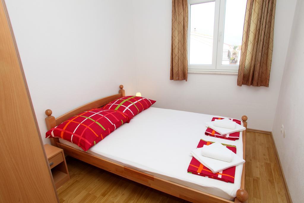 Apartments Villa Karlo Каштела Екстер'єр фото